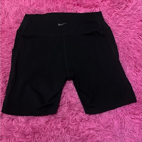 Nike Athletic High-Waisted Black 8" Biker Shorts with Pockets Women Size Large - Picture 3 of 9